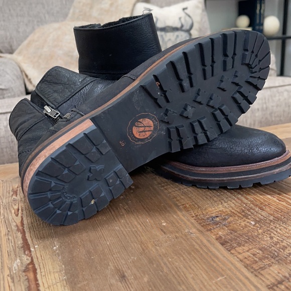 Hudson London Boots - Picture 2 of 8